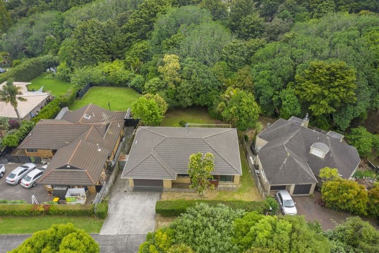 Photo of property in 43 Ewhurst Place, Goodwood Heights, Auckland, 2105