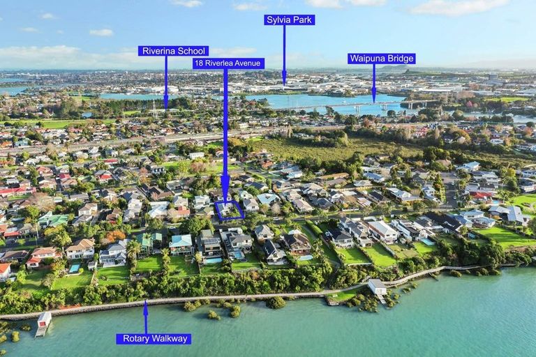 Photo of property in 18 Riverlea Avenue, Pakuranga, Auckland, 2010