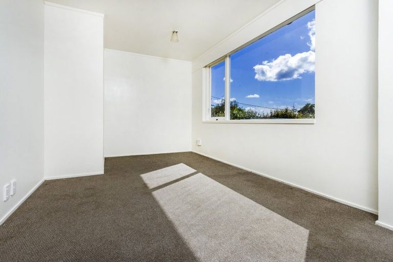 Photo of property in 1/91 Verran Road, Birkenhead, Auckland, 0626