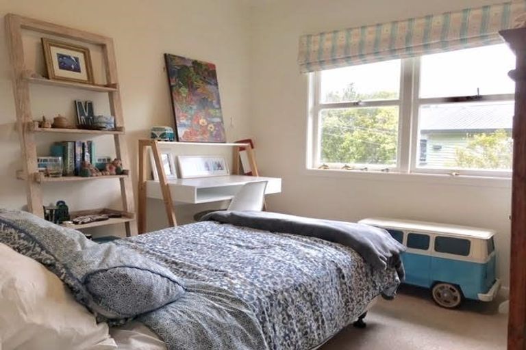 Photo of property in 75 Park Rise, Campbells Bay, Auckland, 0630