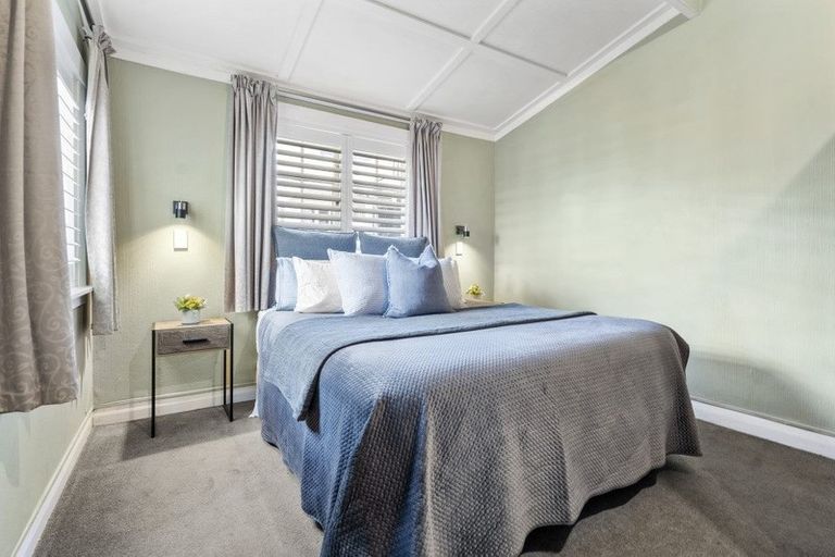 Photo of property in 10a Waterview Road, Stanley Point, Auckland, 0624