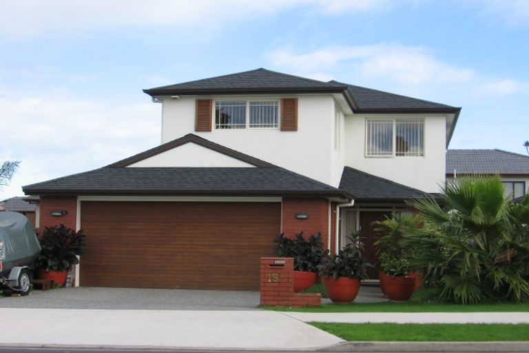 Photo of property in 19a Middlefield Drive, East Tamaki Heights, Auckland, 2016