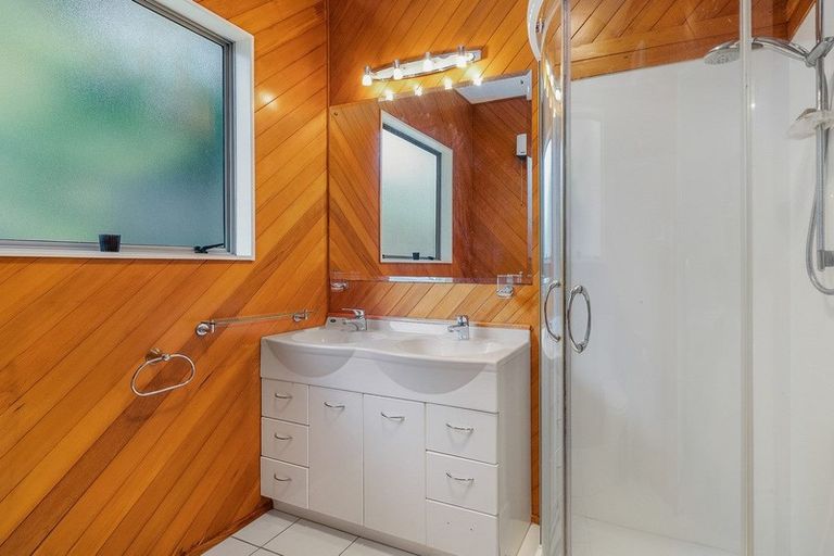 Photo of property in 307 Te Moana Road, Waikanae, 5036