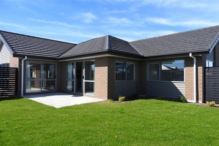 Photo of property in 40 Te Whenu Crescent, Marshland, Christchurch, 8083