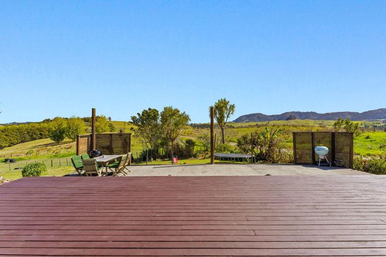 Photo of property in 301 Ranganui Road, Kaiwaka, 0573