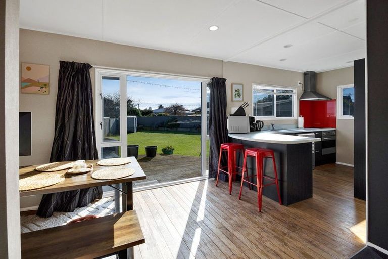 Photo of property in 6 Pacey Avenue, Hawera, 4610