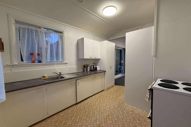 Photo of property in 22 Lawrence Street, Newtown, Wellington, 6021