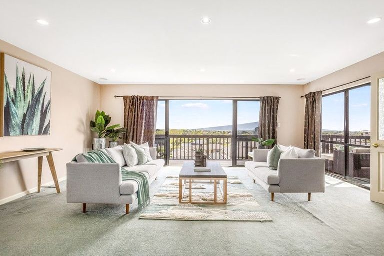 Photo of property in 54 Kakariki Grove, Waikanae, 5036