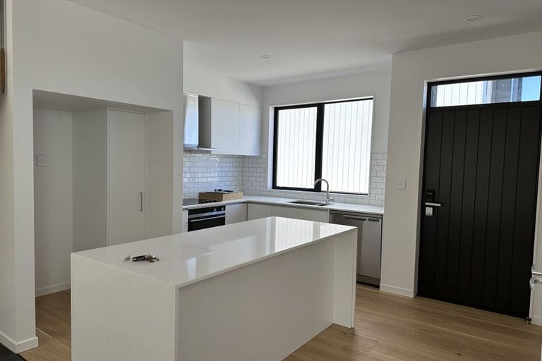 Photo of property in 175c Sutherland Road, Lyall Bay, Wellington, 6022