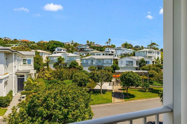 Photo of property in 132 Landmark Terrace, Orewa, 0931