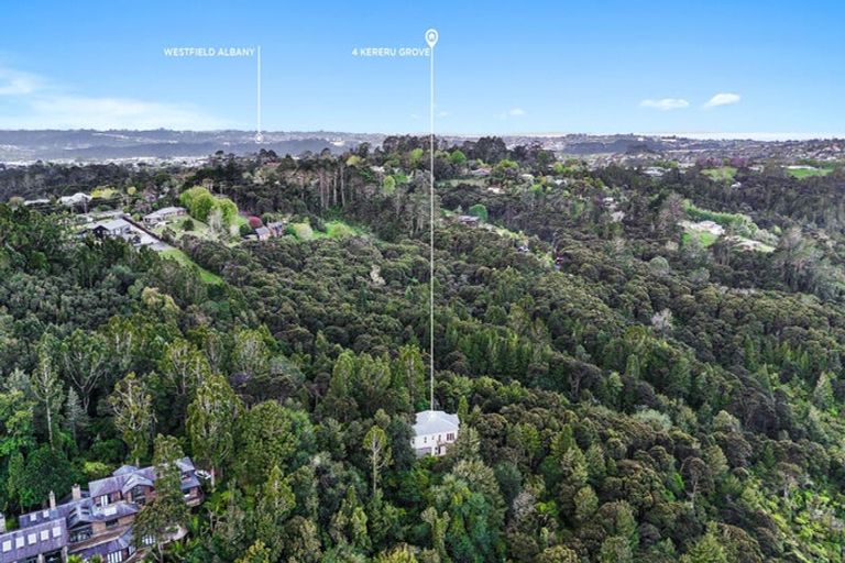 Photo of property in 4 Kereru Grove, Greenhithe, Auckland, 0632