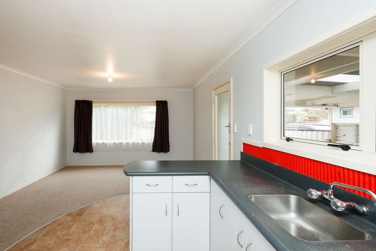 Photo of property in 5 Parkland Crescent, Terrace End, Palmerston North, 4410