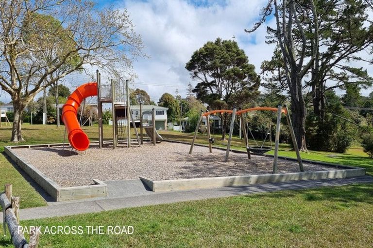 Photo of property in 17 Spargo Road, Massey, Auckland, 0614