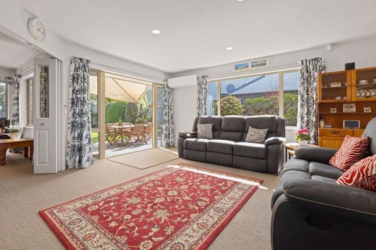 Photo of property in 67 Coolspring Way, Redwood, Christchurch, 8051