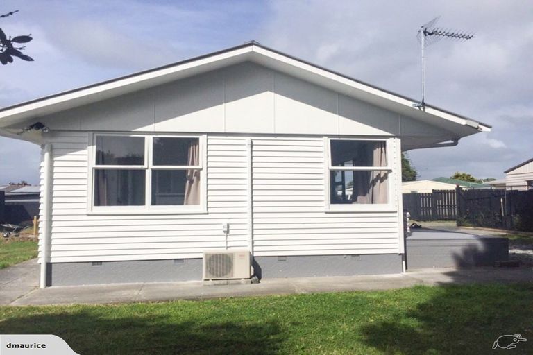 Photo of property in 9 Kambalda Street, Mangere Bridge, Auckland, 2022