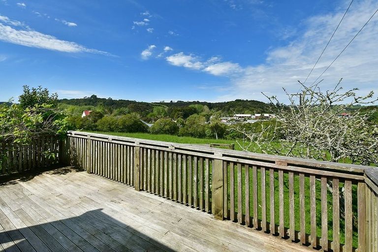 Photo of property in 11 Pinchgut Road, Kaukapakapa, 0873