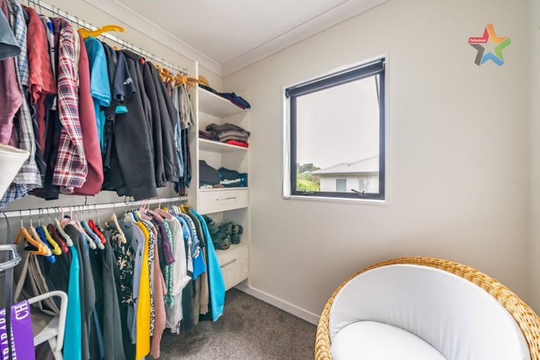 Photo of property in 6 Poto Road, Normandale, Lower Hutt, 5010