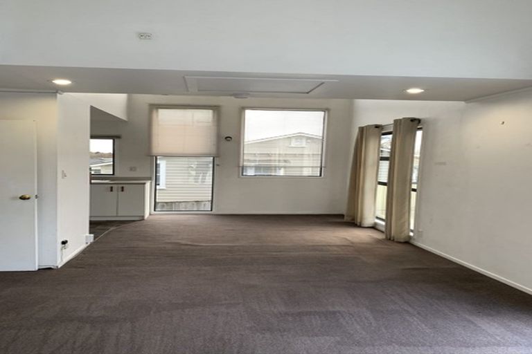 Photo of property in 32a Elliot Street, Howick, Auckland, 2014