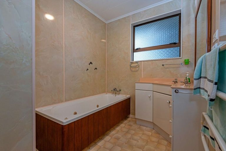 Photo of property in 28 Ormond Street, Woodville, 4920