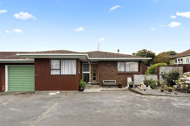 Photo of property in 66c Main Road, Titahi Bay, Porirua, 5022