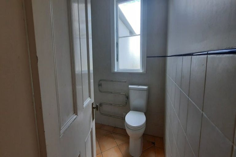 Photo of property in 377 Adelaide Road, Newtown, Wellington, 6021