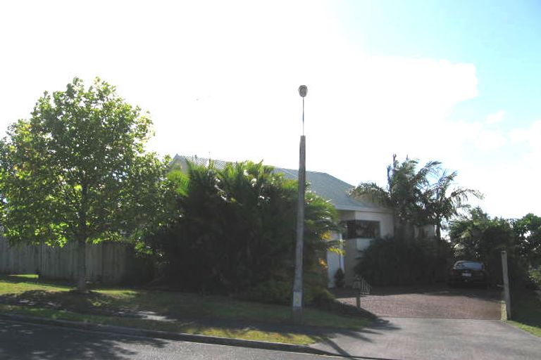 Photo of property in 5 Rifleman Rise, Unsworth Heights, Auckland, 0632