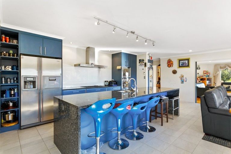 Photo of property in 238a State Highway 16, Kumeu, 0892