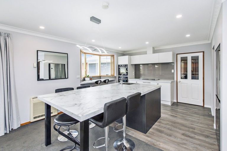 Photo of property in 3 Oldham Place, Darfield, 7510