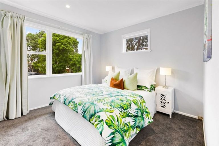 Photo of property in 15 Lendic Avenue, Henderson, Auckland, 0612