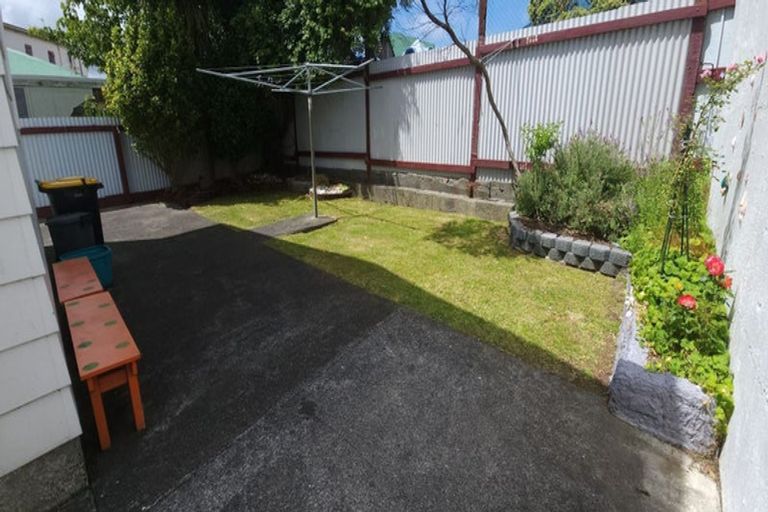 Photo of property in 102 Kilbirnie Crescent, Kilbirnie, Wellington, 6022