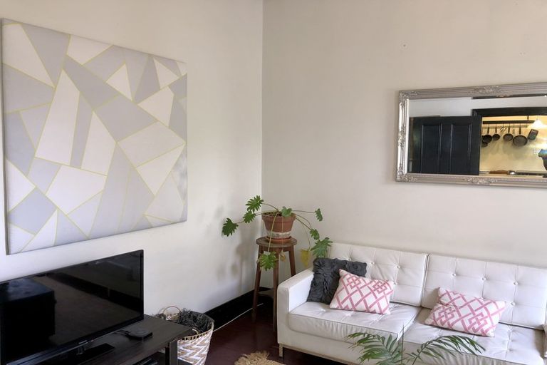 Photo of property in 21 Saint Mary Street, Thorndon, Wellington, 6011