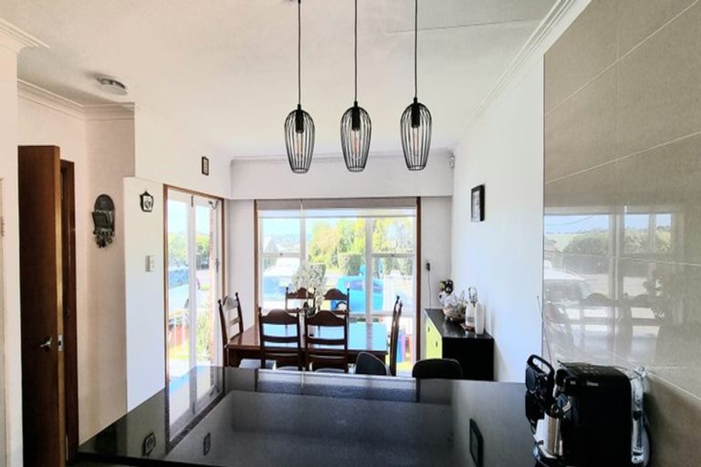 Photo of property in 502 Don Buck Road, Massey, Auckland, 0614