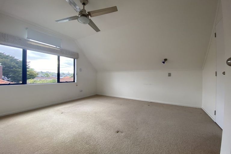 Photo of property in 2/90 Nile Road, Milford, Auckland, 0620