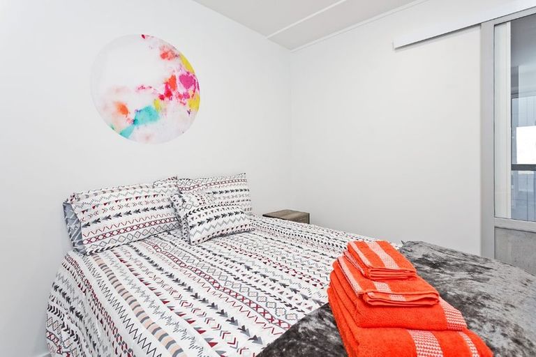 Photo of property in Harvard On Hobson Apartments, 9e/147 Hobson Street, Auckland Central, Auckland, 1010