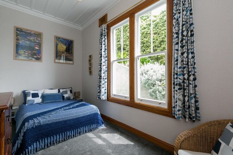 Photo of property in 18 Sealy Road, Bluff Hill, Napier, 4110