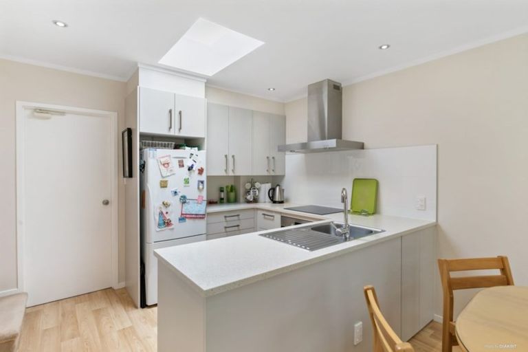 Photo of property in 1/89 Moore Street, Hillcrest, Auckland, 0627
