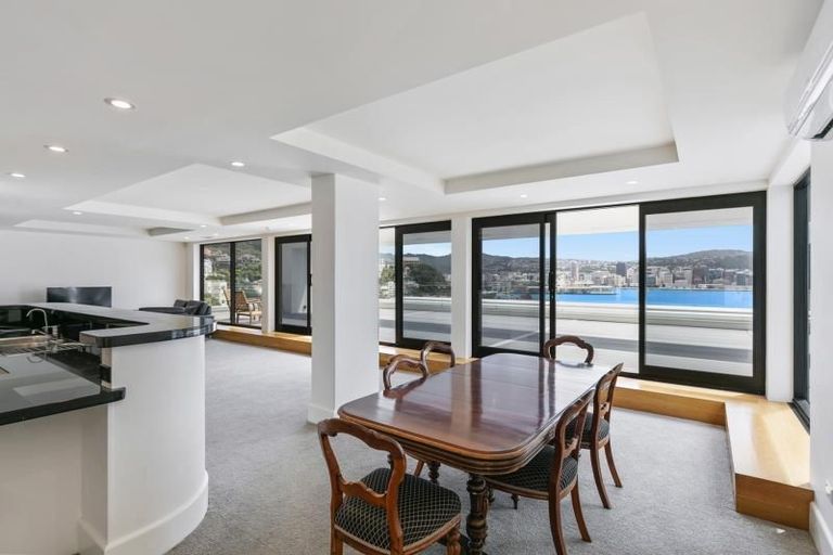 Photo of property in 6/308 Oriental Parade, Oriental Bay, Wellington, 6011