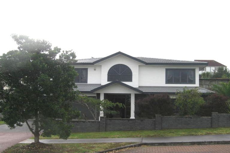 Photo of property in 7 San Marino Drive, Henderson, Auckland, 0612