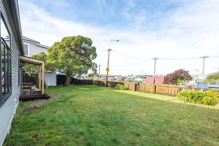 Photo of property in 76 Hawke Street, New Brighton, Christchurch, 8083