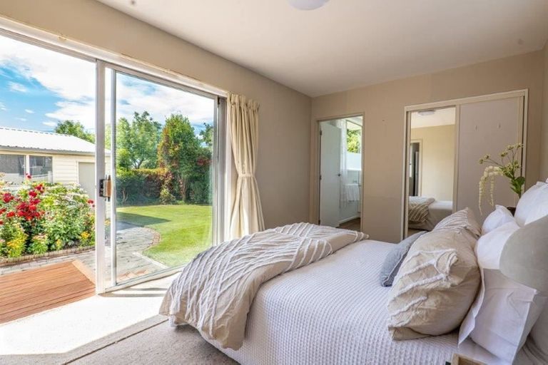 Photo of property in 8 Bard Street, Somerfield, Christchurch, 8024