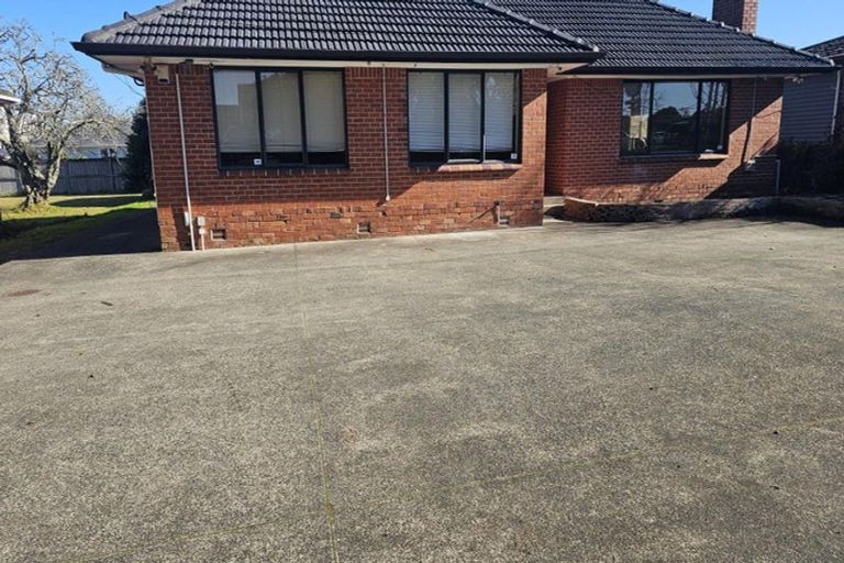 Photo of property in 144 Lincoln Road, Henderson, Auckland, 0610