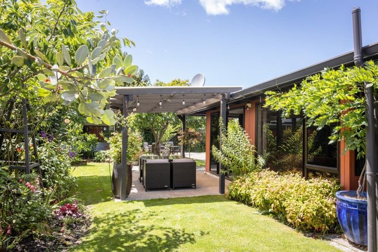 Photo of property in 21 Upham Crescent, Taradale, Napier, 4112