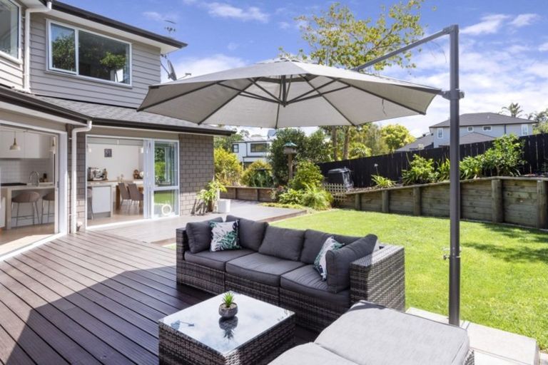 Photo of property in 70 Beach Road, Mellons Bay, Auckland, 2014