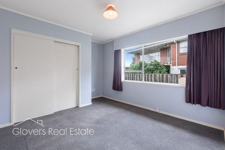 Photo of property in 2/27 Poinsettia Place, Henderson, Auckland, 0610