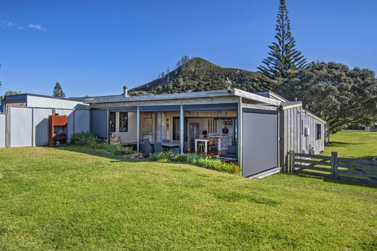 Photo of property in 858 Pataua South Road, Pataua South, Onerahi, 0192