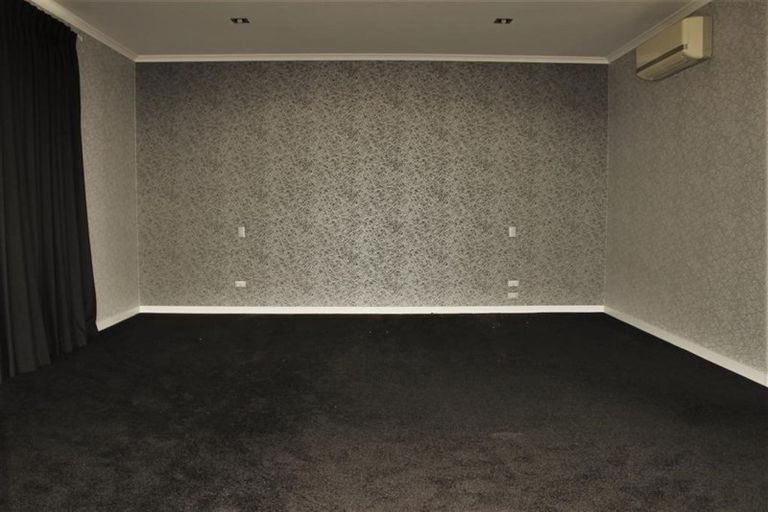 Photo of property in 11 Kinmont Rise, East Tamaki Heights, Auckland, 2016