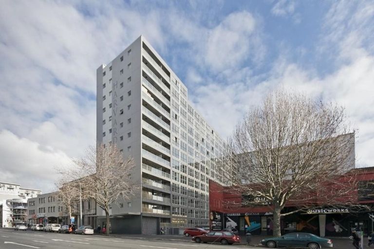 Photo of property in Harvard On Hobson Apartments, 9e/147 Hobson Street, Auckland Central, Auckland, 1010
