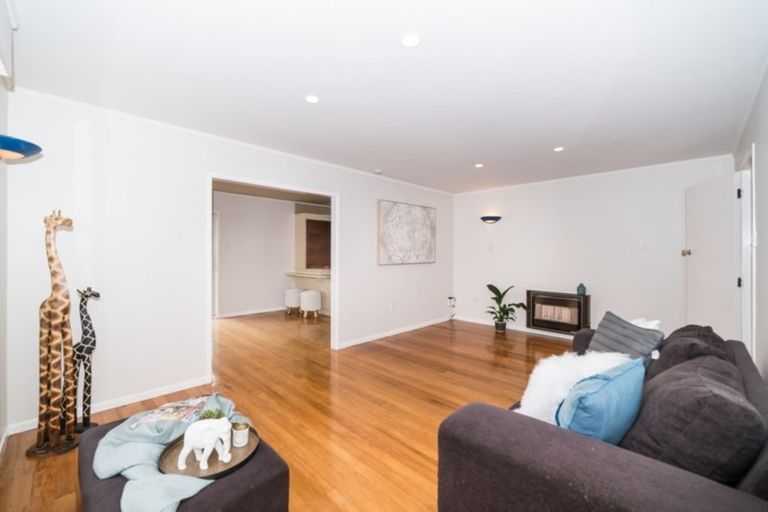 Photo of property in 4 Sutherland Crescent, Westbrook, Palmerston North, 4412