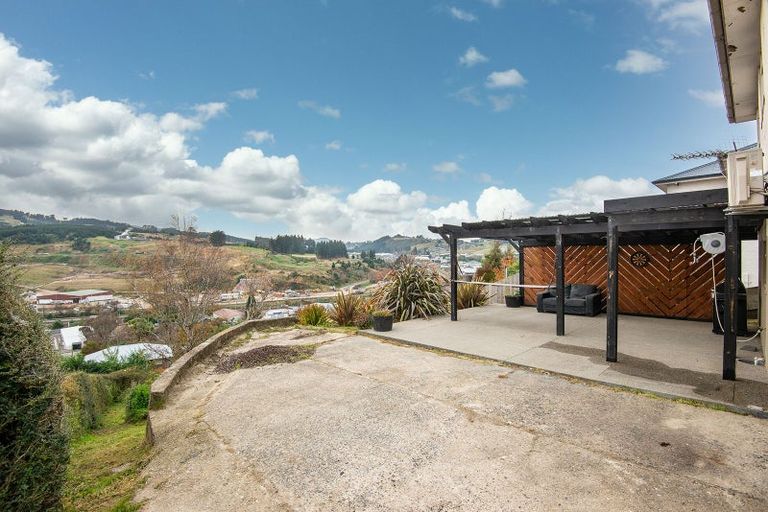Photo of property in 30 Scotland Terrace, Green Island, Dunedin, 9018