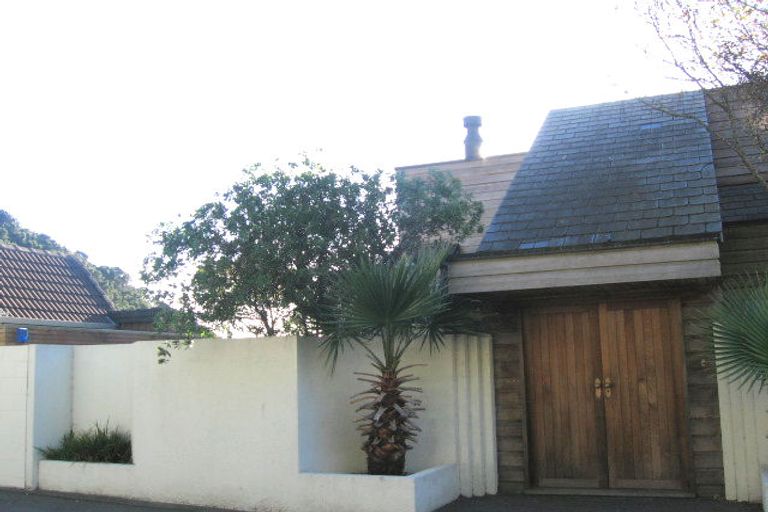Photo of property in 36 Robieson Street, Roseneath, Wellington, 6011